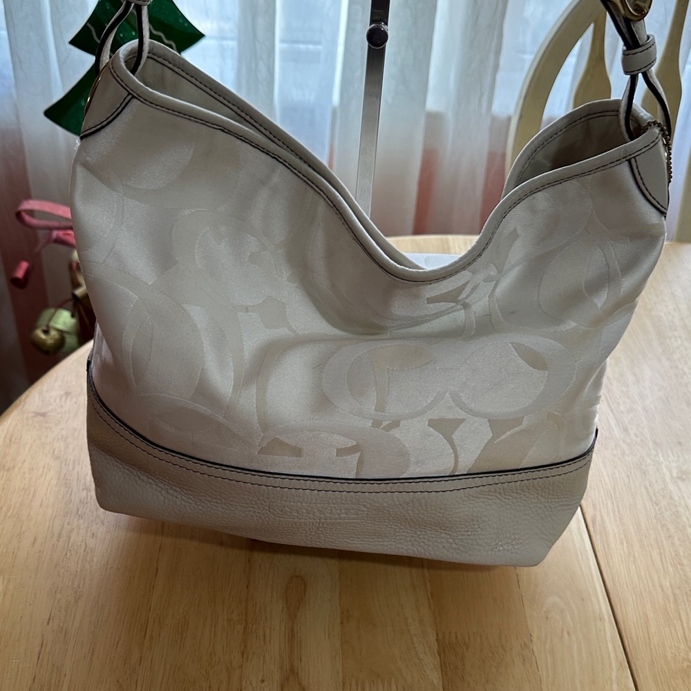 Coach 2006 Cream Designer Hobo Bag Like New